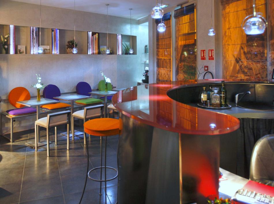 Apostrophe Hôtel - reception